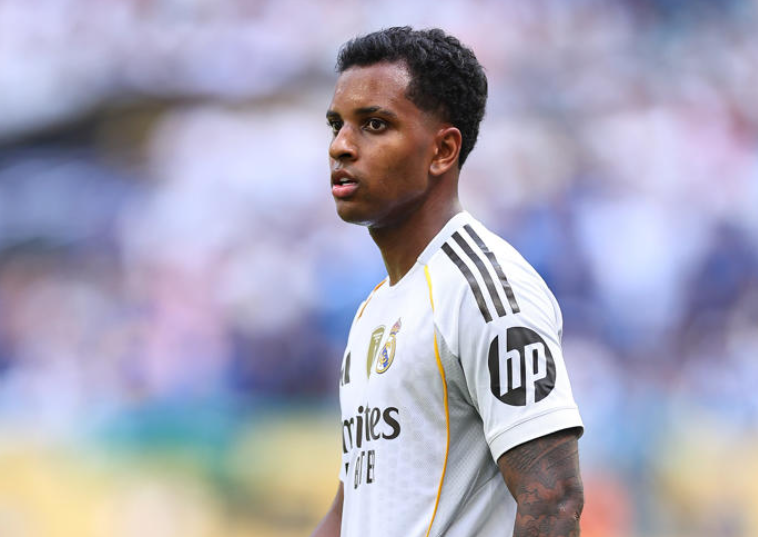 罗德里戈伤退引发巴西队阵容调整，安切洛蒂面临多线抉择